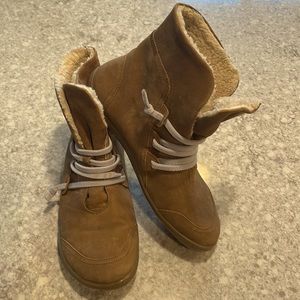 Camper Peu Cami Shearling Lined Boots